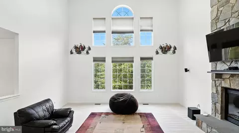 Entry Way - 43080 Addlestone Pl, Ashburn, VA 20148 photo 10 of 36