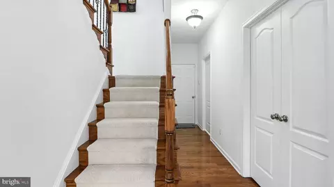 Entry Way - 43080 Addlestone Pl, Ashburn, VA 20148 photo 22 of 36