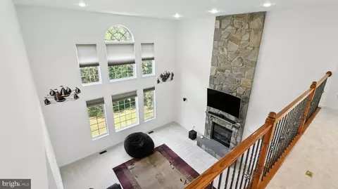 Entry Way - 43080 Addlestone Pl, Ashburn, VA 20148 photo 13 of 36