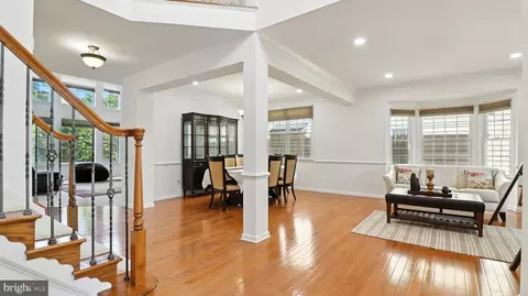 Entry Way - 43080 Addlestone Pl, Ashburn, VA 20148 photo 2 of 36