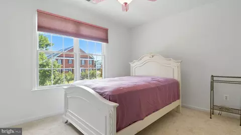 Bedroom - 43080 Addlestone Pl, Ashburn, VA 20148 photo 6 of 7
