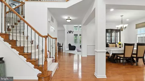 Entry Way - 43080 Addlestone Pl, Ashburn, VA 20148 photo 5 of 36