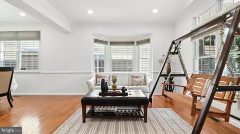 Entry Way - 43080 Addlestone Pl, Ashburn, VA 20148 photo 6 of 36