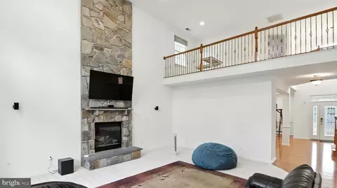 Entry Way - 43080 Addlestone Pl, Ashburn, VA 20148 photo 16 of 36