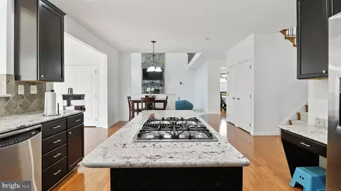 Entry Way - 43080 Addlestone Pl, Ashburn, VA 20148 photo 21 of 36