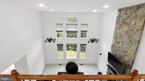 Entry Way - 43080 Addlestone Pl, Ashburn, VA 20148 photo 14 of 36