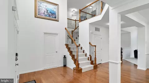 Entry Way - 43080 Addlestone Pl, Ashburn, VA 20148 photo 4 of 36