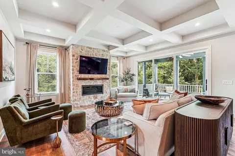17746 Sweetgum Pl, Round Hill, VA 20141
