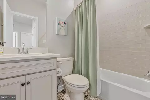 Entry Way - 42364 Zenith Ter, Ashburn, VA 20148 photo 10 of 15