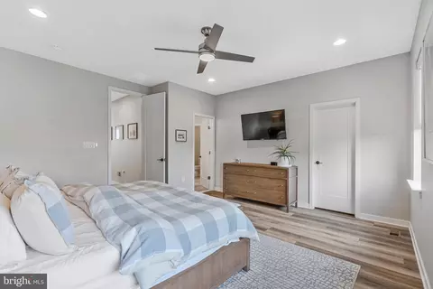 Bedroom - 42364 Zenith Ter, Ashburn, VA 20148 photo 3 of 7