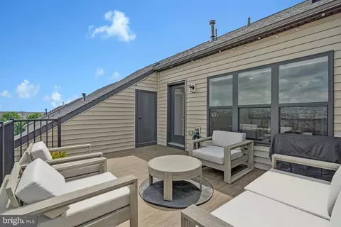 Exterior - 42364 Zenith Ter, Ashburn, VA 20148 photo 6 of 17
