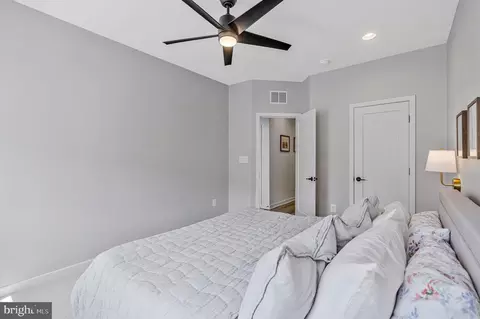 Bedroom - 42364 Zenith Ter, Ashburn, VA 20148 photo 5 of 7