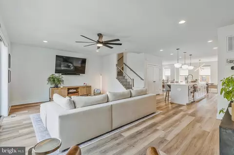 Entry Way - 42364 Zenith Ter, Ashburn, VA 20148 photo 7 of 15