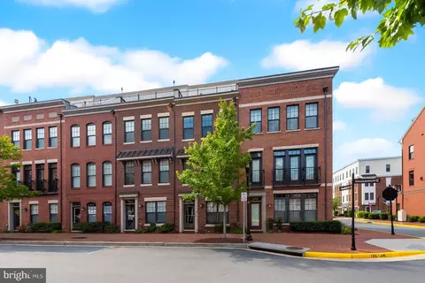 237 Crescent Station Ter SE, Leesburg, VA 20175