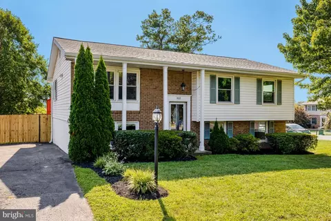 402 S Harrison Rd, Sterling, VA 20164