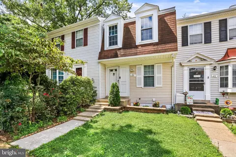26 Dorrell Ct, Sterling, VA 20165