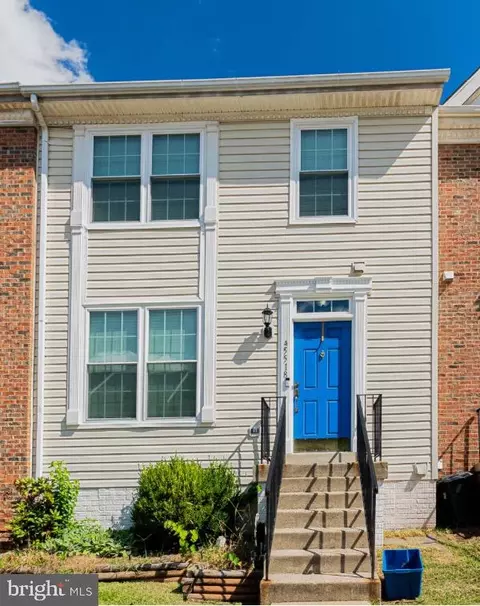 45518 Lakemont Sq, Sterling, VA 20165