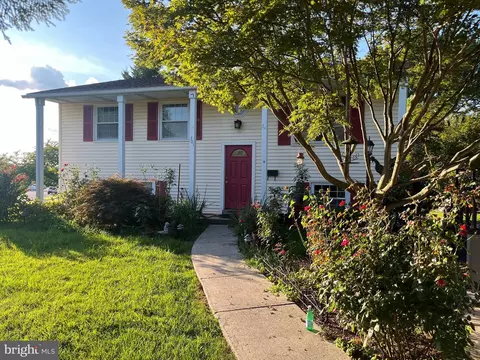 301 N Alder Ave, Sterling, VA 20164