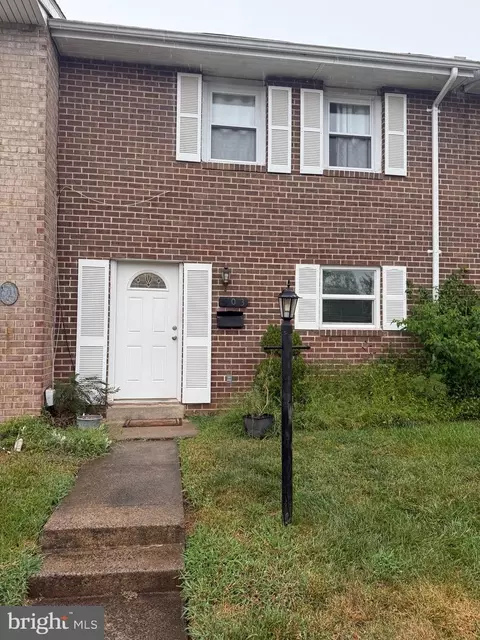 703 S Concord Ct, Sterling, VA 20164