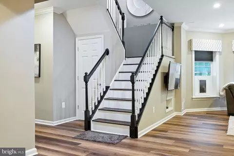 Entry Way - 22530 Forest Run Dr, Ashburn, VA 20148 photo 23 of 30