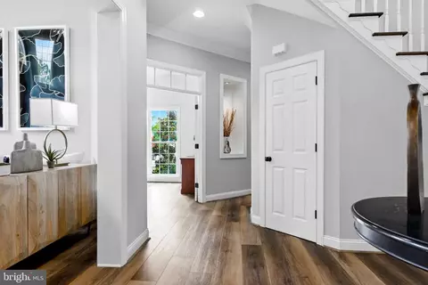 Entry Way - 22530 Forest Run Dr, Ashburn, VA 20148 photo 6 of 30
