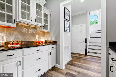 Entry Way - 22530 Forest Run Dr, Ashburn, VA 20148 photo 4 of 30