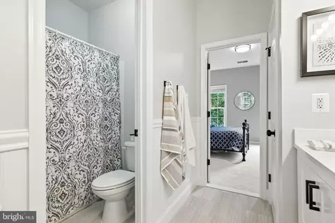 Entry Way - 22530 Forest Run Dr, Ashburn, VA 20148 photo 22 of 30