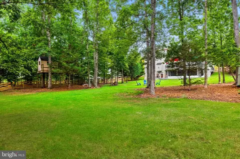 Exterior - 22530 Forest Run Dr, Ashburn, VA 20148 photo 12 of 12