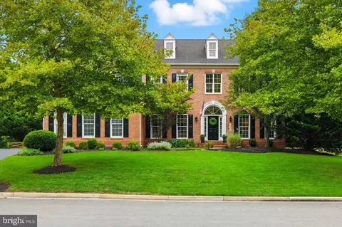 22530 Forest Run Dr, Ashburn, VA 20148