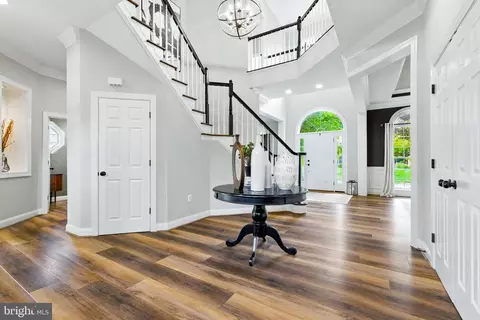 Entry Way - 22530 Forest Run Dr, Ashburn, VA 20148 photo 2 of 30