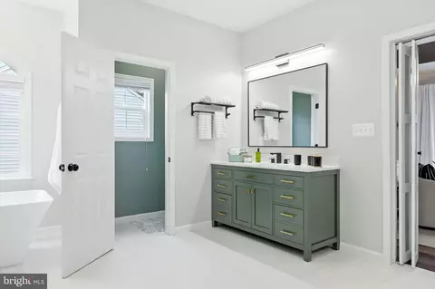 Entry Way - 22530 Forest Run Dr, Ashburn, VA 20148 photo 20 of 30