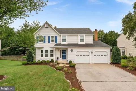 20049 Great Falls Forest Dr, Great Falls, VA 22066