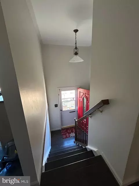Entry Way - 229 Applegate Dr, Sterling, VA 20164 photo 2 of 5