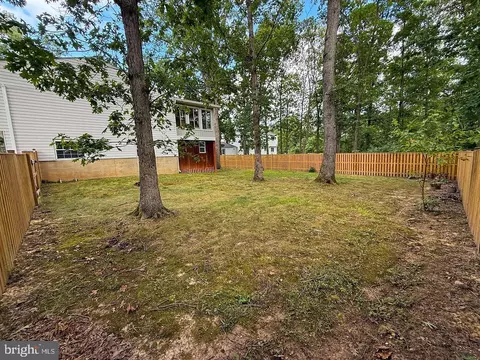 Exterior - 229 Applegate Dr, Sterling, VA 20164 photo 10 of 10
