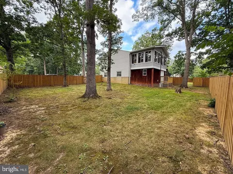Exterior - 229 Applegate Dr, Sterling, VA 20164 photo 9 of 10