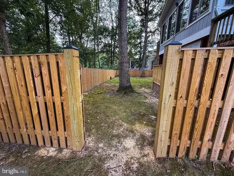 Exterior - 229 Applegate Dr, Sterling, VA 20164 photo 7 of 10