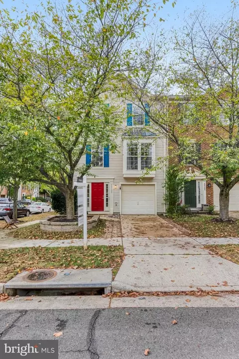 26139 Lands End Dr, Chantilly, VA 20152