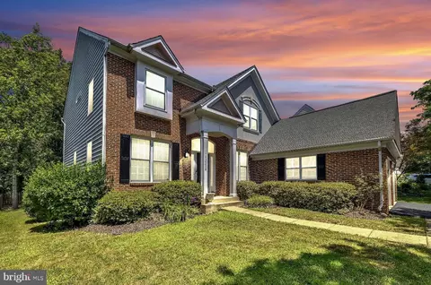 43332 Burke Dale St, Chantilly, VA 20152