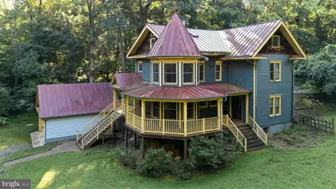 35454 Cherry Grove Ln, Round Hill, VA 20141