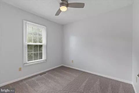 Bedroom - 1929 E Beech Rd, Sterling, VA 20164 photo 3 of 5