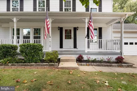 Exterior - 1929 E Beech Rd, Sterling, VA 20164 photo 3 of 8