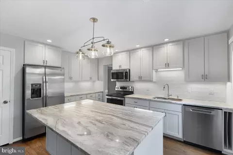 Kitchen - 1929 E Beech Rd, Sterling, VA 20164 photo 3 of 4