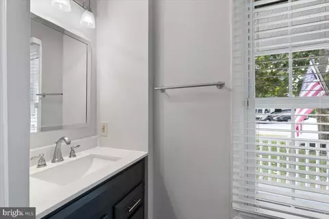 Entry Way - 1929 E Beech Rd, Sterling, VA 20164 photo 3 of 5