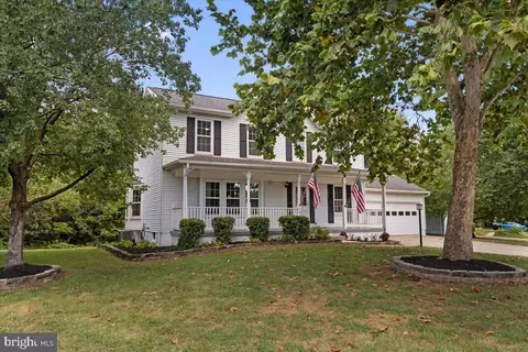 1929 E Beech Rd, Sterling, VA 20164
