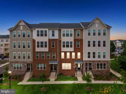 1008 Galena Ter NE, Leesburg, VA 20176