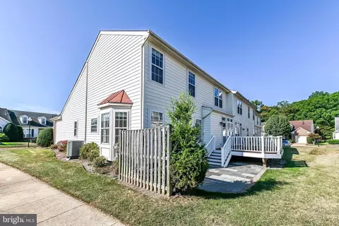Exterior - 20885 Conesus Sq, Ashburn, VA 20147 photo 4 of 8