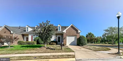 Exterior - 20885 Conesus Sq, Ashburn, VA 20147 photo 6 of 8