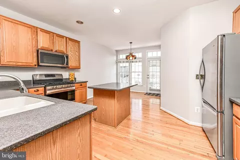 Kitchen - 20885 Conesus Sq, Ashburn, VA 20147 photo 2 of 2