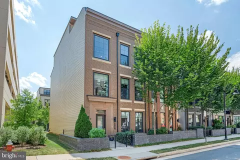 44667 Provincetown Dr, Ashburn, VA 20147