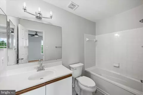 20722 Apollo Ter, Ashburn, VA 20147 photo 19